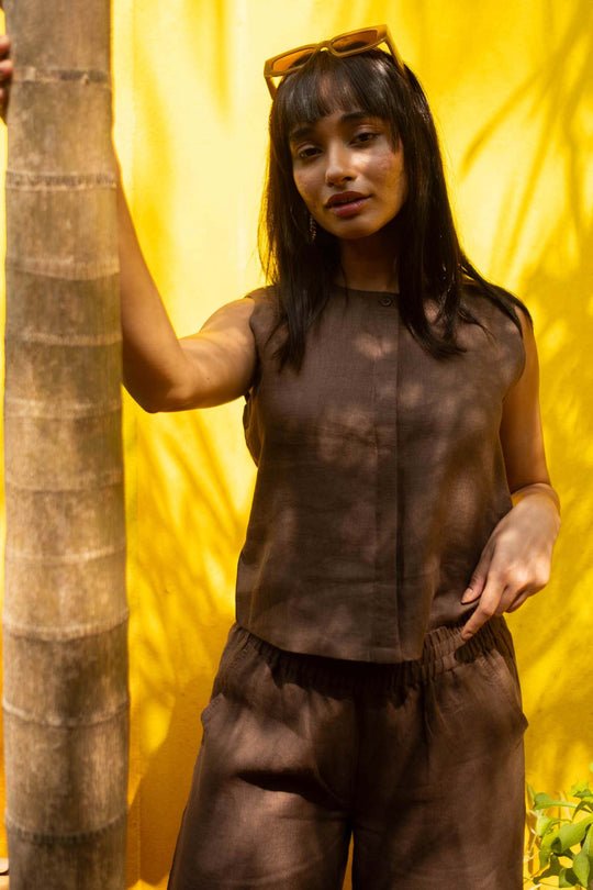 Cotton Co-ord Set with Sleeveless Shirt and Oversized Pants - Image 4